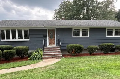 61 Hovey St 1