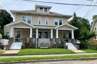 42 Caughey St #2