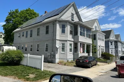 18 Saratoga St 1