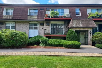 22 Williamsburg Ct #11 1
