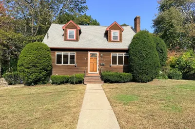 484 Elm Street 1
