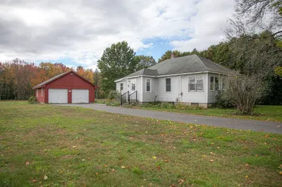 89 Whately Rd 1