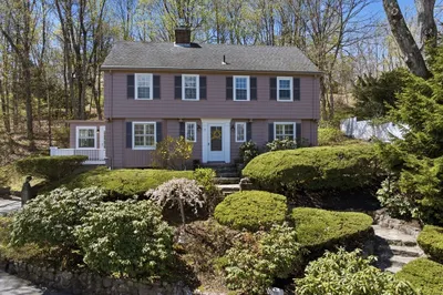 11 Drury Ln 1