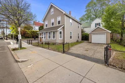 1176 Hyde Park 1