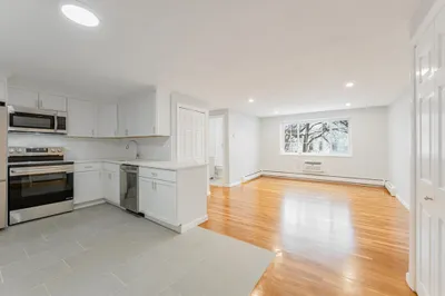 15 Staples Avenue #31
