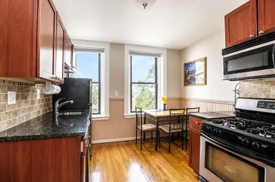 366-368 Sumner St #2