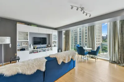 2 Earhart Street #524