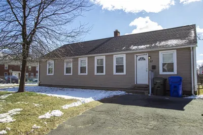 53 Fernwold St #53