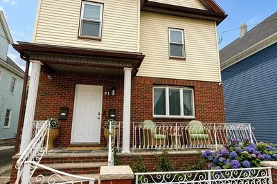 91 Francis St #2 1