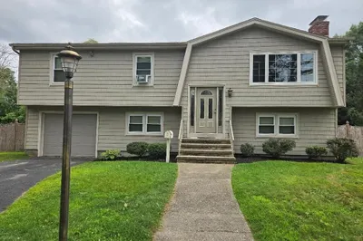 64 Woolley Ave 1