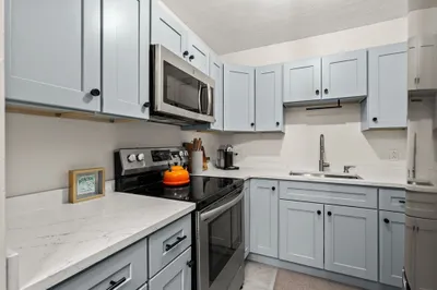 99 Grove St #4 1
