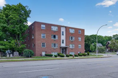 190 Mount Auburn Street #2-2 1