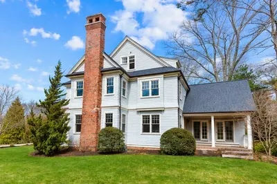 22 Fairbanks Rd 1
