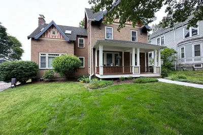 14 Ashfield St #B