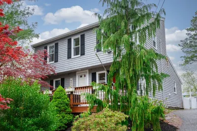17 E Wind Dr