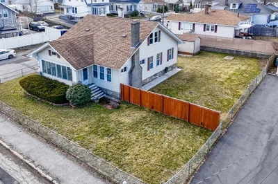 111 Lowell St