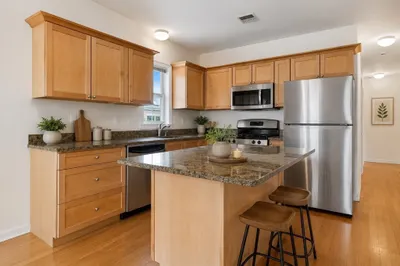 39 Montgomery St #3 1