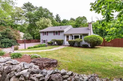 186 Pleasant St