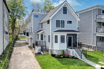 112 Armandine Street #2