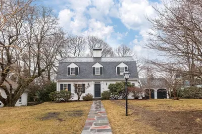 44 Jason St 1