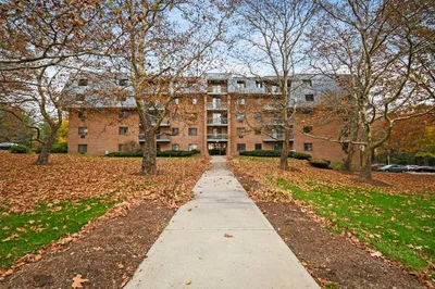 65 Commons Drive #402 1