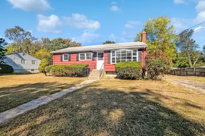4 Lisa Rd