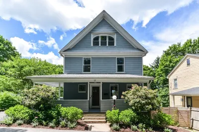 17 Uxbridge St 1