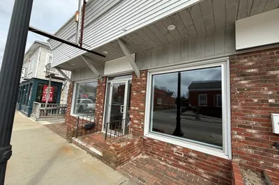 253 Main St 1