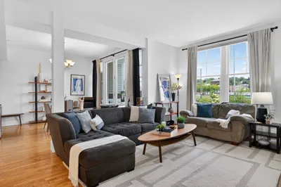 17 Ivaloo St #6 1