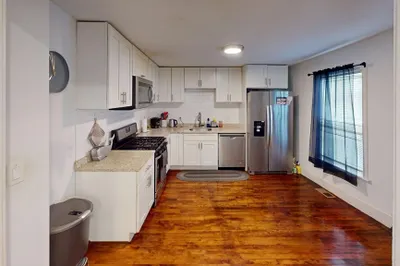 17 Elliot St