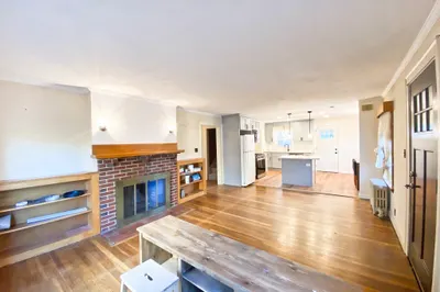 143 Shore Dr