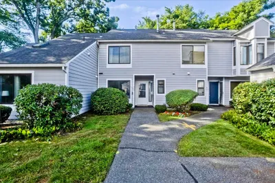 409 Nassau Dr #409