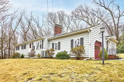 17 Monument Hill Road 1