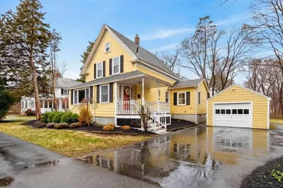 52 Maple St