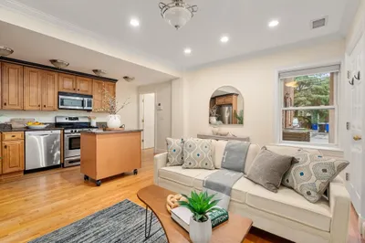 1724 Beacon St #1 1