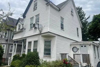 33 Waverly Ave