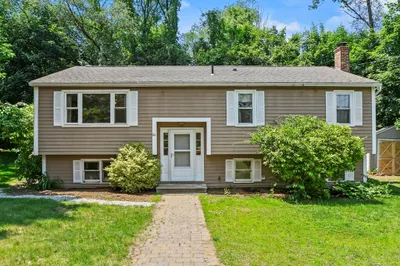 24 Lynn Lane 1