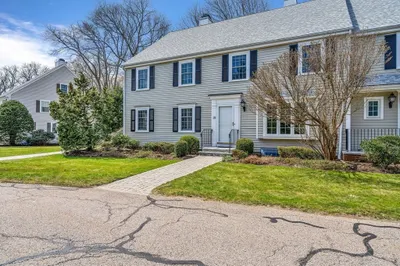 10 Fairway Cir #10 1