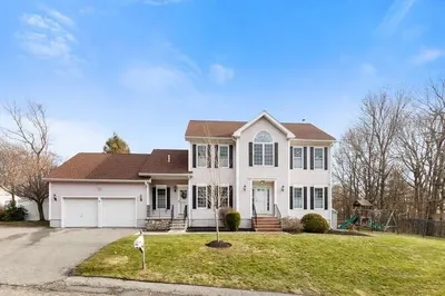 19 Fellsmere Ave 1