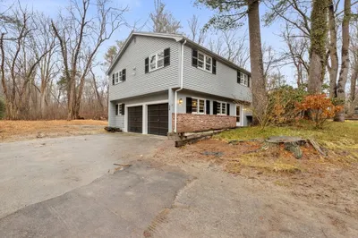 24 Maple St 1