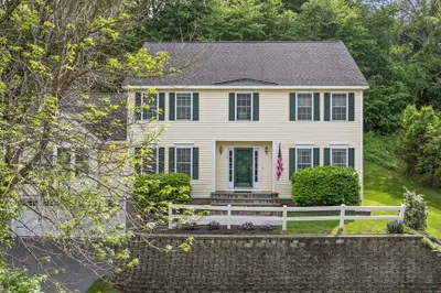 12 Olde Taverne Lane 1