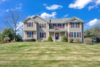 42 East Circle Dr 1
