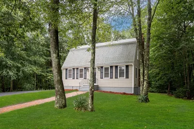 27 Fairview Ln