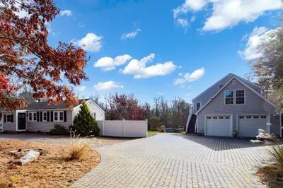 516 Old Fall River Rd 1