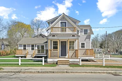 33 Vineyard Ave 1