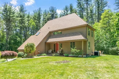 78 Carroll Dr 1