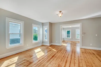 48 Ashland St #2