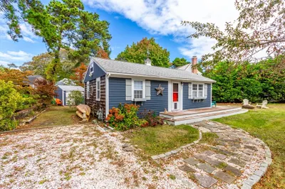 7 Elliot Dr 1