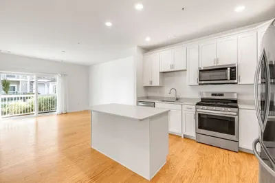 120 University Ave #2102 1