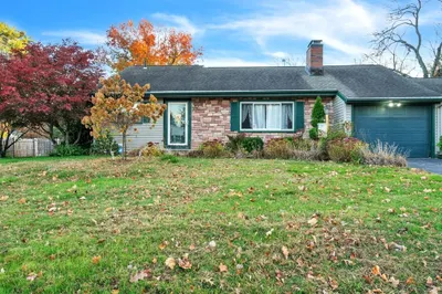 15 Burns Ave 1